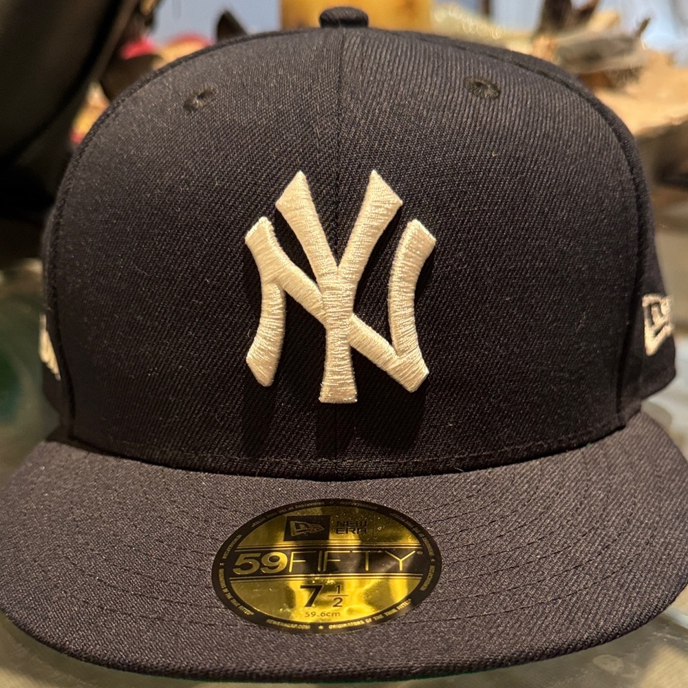 NewEra MoMA NewYork Yankees 59FIFTY Hat - Picture 11 of 15